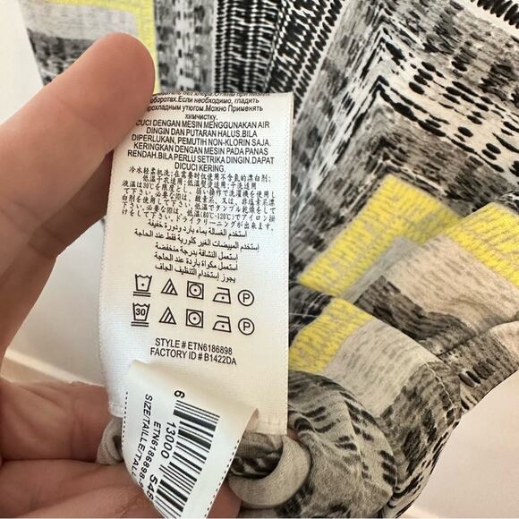 BCBG MAX AZRIA Graphic Scarf Printed Shift Multicolor Dress Small - Picture 6 of 6